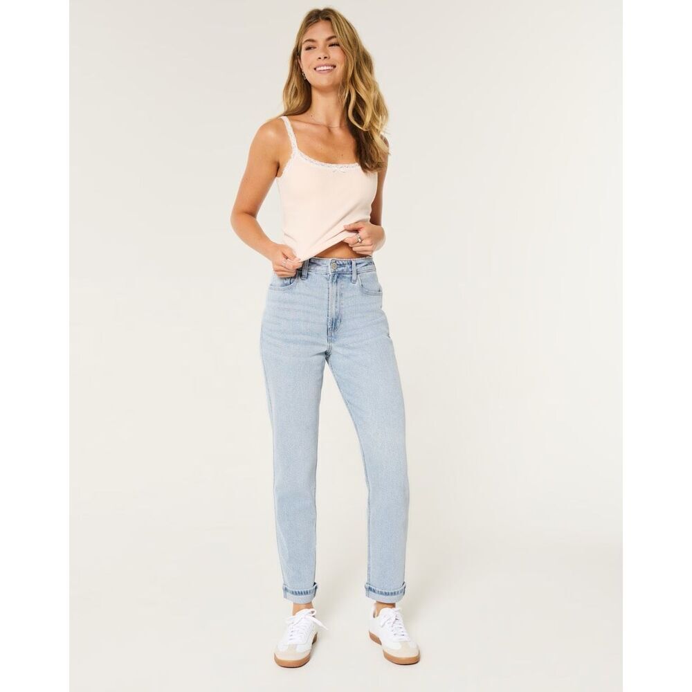 ✨Hollister Ultra High-Rise Mom Sz 3R Jeans✨